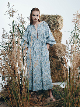 Платье с защипами 