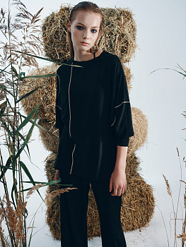 Лонгслив c асимметричным низом